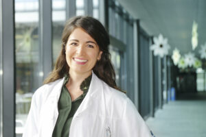 Dr. med. Audrey Weaver